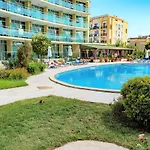 Julia Family - Menada Apartment