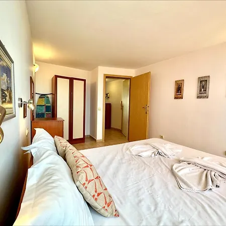 Julia Family - Menada Apartman Napospart