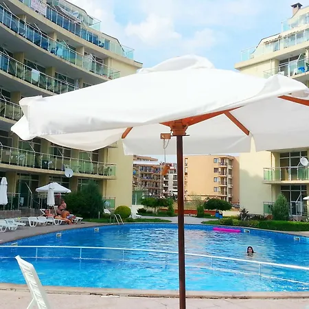 Julia Family - Menada Apartman *