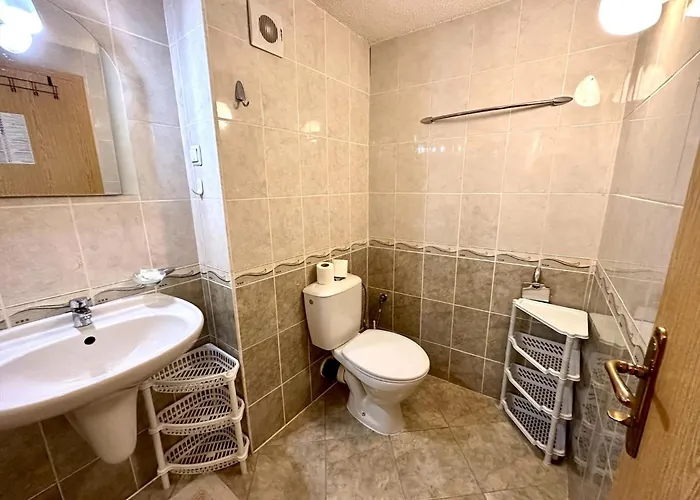 Julia Family - Menada サニービーチ