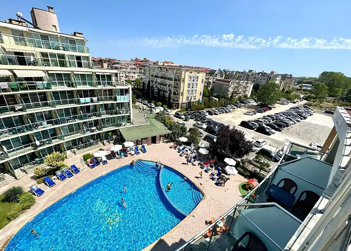 Julia Family - Menada アパート *