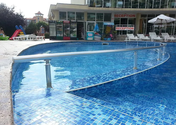 Julia Family - Menada * サニービーチ