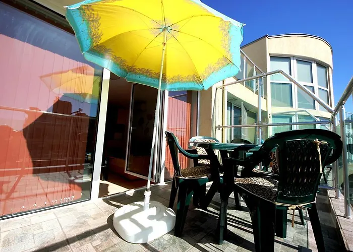 Julia Family - Menada アパート *