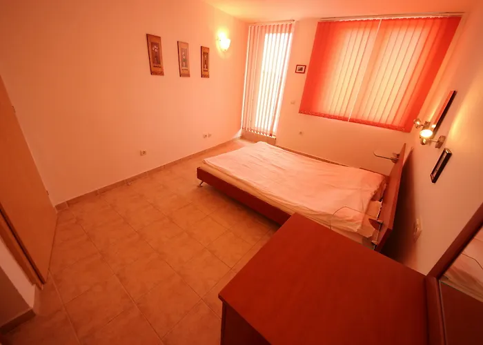 Julia Family - Menada サニービーチ