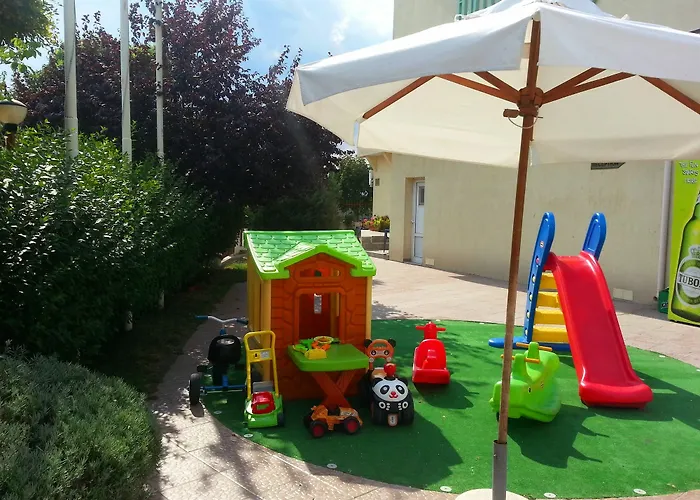 Julia Family - Menada * サニービーチ