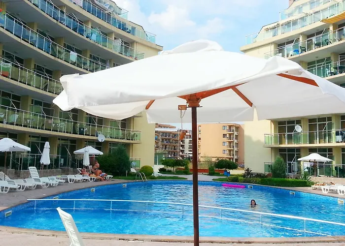 Julia Family - Menada アパート *