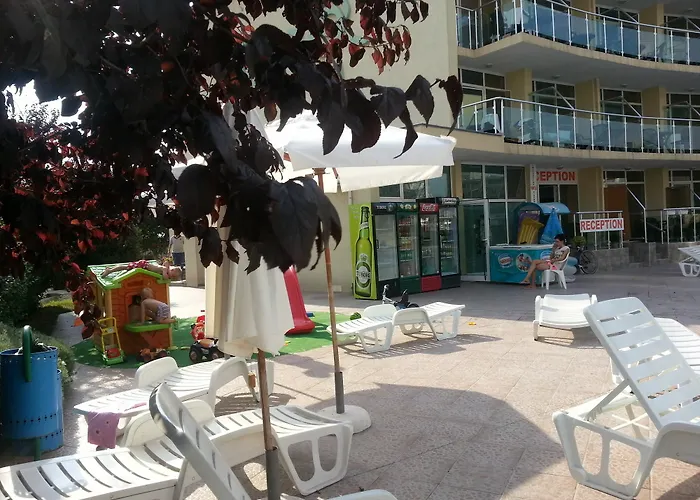 Julia Family - Menada * サニービーチ