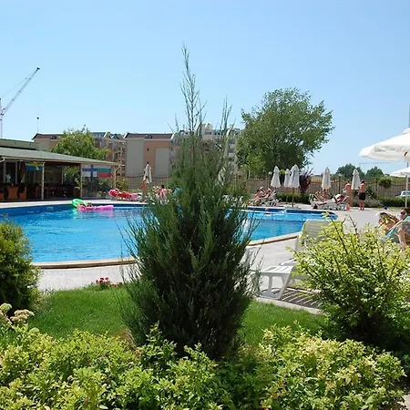 Julia Family - Menada * סאני ביץ'