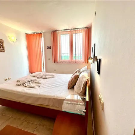 Julia Family - Menada * סאני ביץ'