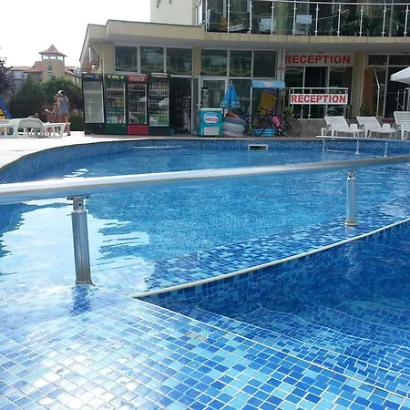 Julia Family - Menada * סאני ביץ'