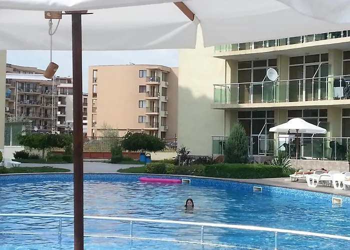 Julia Family - Menada Apartment